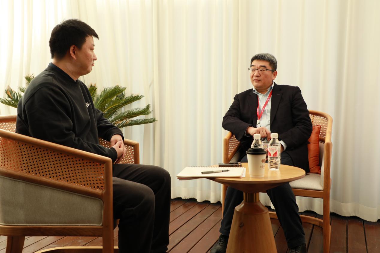 十年还债路百年教育梦：一场关于责任与信仰的“真还传”