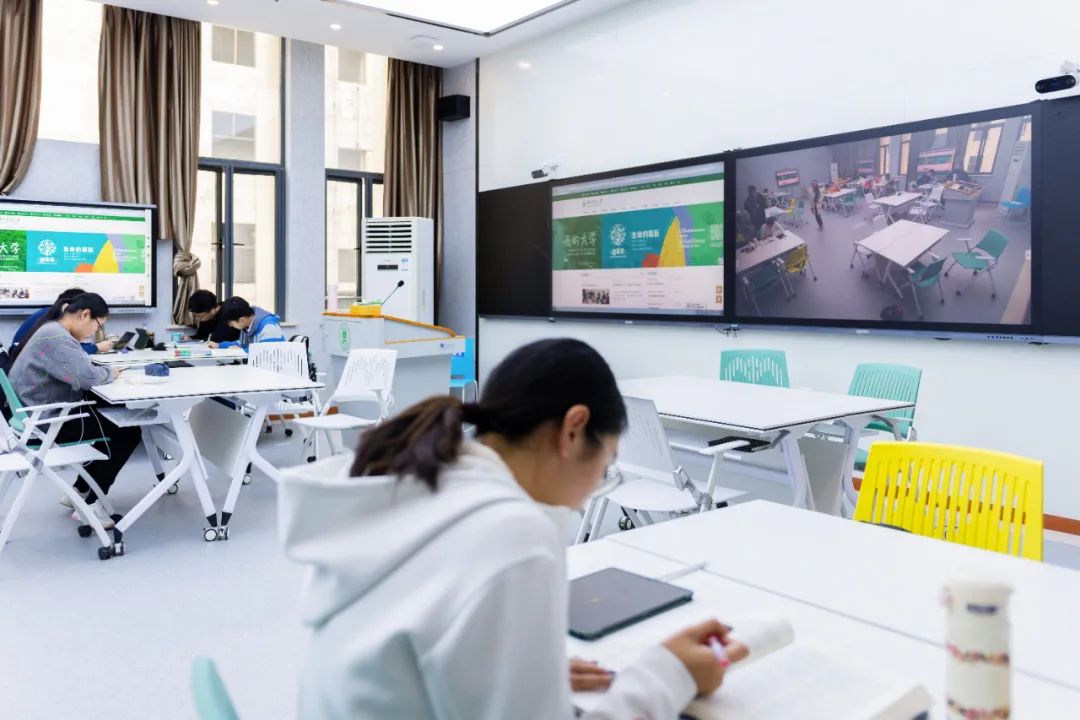 当大学生遇上大模型 AI会成为“偷懒神器”吗？