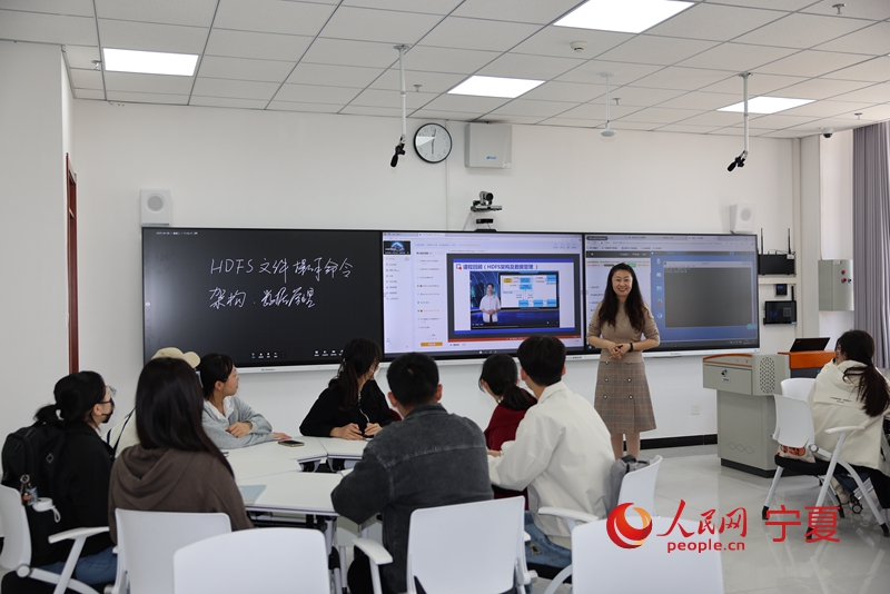 宁夏师范大学探索人工智能赋能教育教学创新(图2)