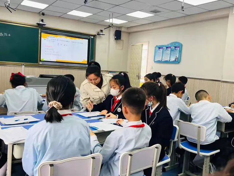 灞桥区宇航小学开展骨干展示课暨智慧课堂教学展示活动