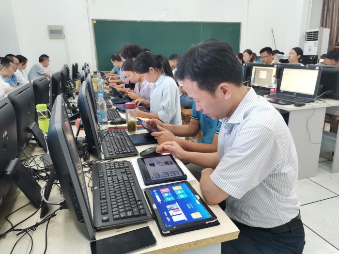 肥西县三举措领跑智慧教育“新赛道”(图2)