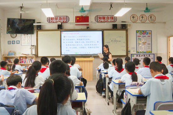 “桂智通”AI教研系统助力凭祥市第四小学教学数字化建设