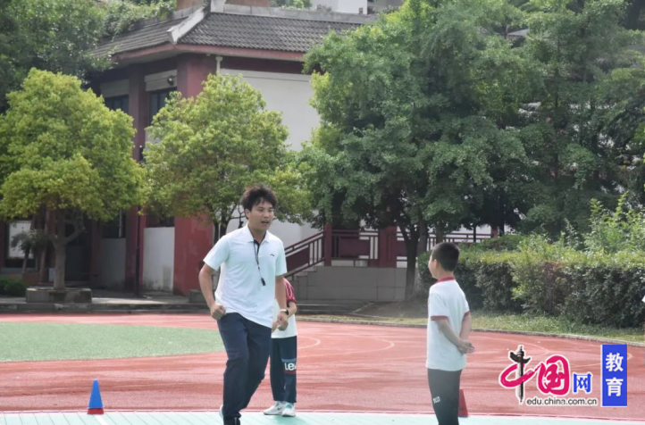 成都龙泉驿光华东山学校开展“1+X”教学大比武之综合学科展示活动(图3)