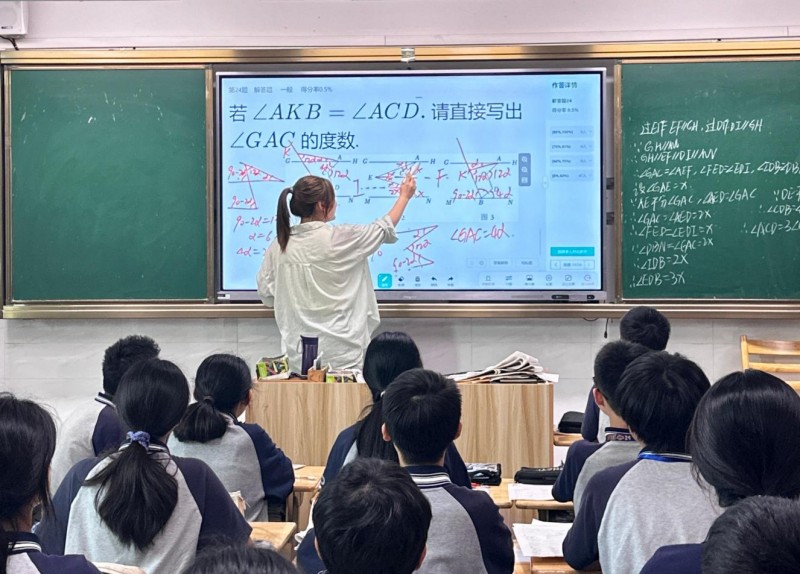 诸暨市城东初级中学打造“诸有优学”智慧教育新范式