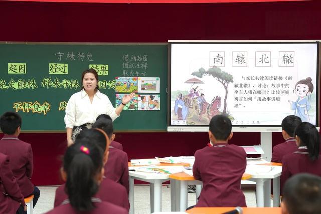 南阳市卧龙区探索AI教育校本化课堂新实践 打造教育新生态